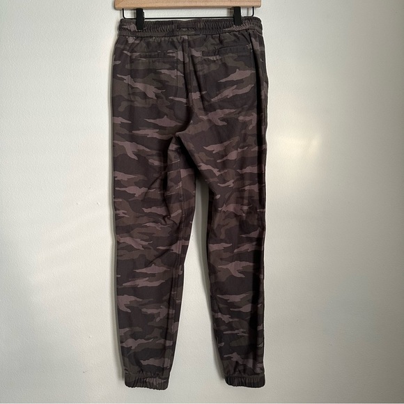 ATHLETA farallon jogger in black olive camo - Picture 10 of 10